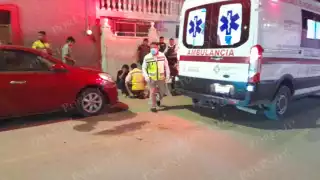 Impacto y fuga en San José: menor lesionado y daños a vehículo estacionado