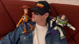 Bizarrap se une al elenco de Toy Story 5 para el doblaje en español.