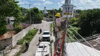 Mejora el servicio eléctrico en Atasta, pero persiste inconformidad por adeudos


