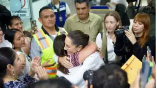 Claudia Sheinbaum, virtul presidenta electa, viajó esta mañana a Mexicali, desde la Terminal 2 del Aeropuerto Internacional de la Ciudad de México