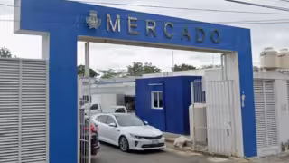 Cecilia Patrón promete investigar descargas del mercado tras crisis de agua en la Alemán