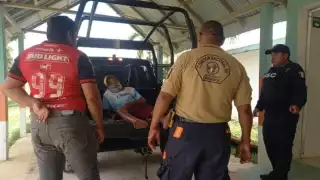 Auxilian a masculino que sufrió un golpe de calor en Chetumal