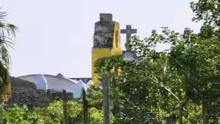 Campanarios coloniales de Yucatán, testigos de la defensa de la costa durante cuatro siglos