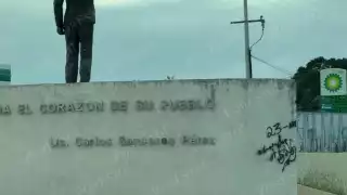 Número 23 aparece en grafiti sobre pedestal en Champotón