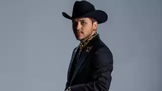 Revelan que supuestamente Christian Nodal no quiere casarse por la iglesia con Ángela Aguilar