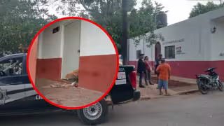 Delincuentes irrumpen en oficinas de gobierno tras abrir un boquete en la puerta principal