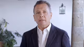 Pablo Lemus promete no privatizar el agua tras manifestaciones.