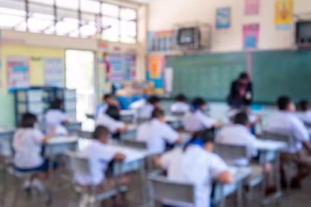 México retrocede en PISA 2025: baja en matemáticas y 41.8% de estudiantes queda debajo del nivel básico