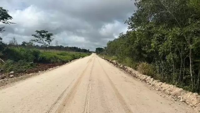 Ejidatarios de la Península reclaman la falta de inversión en la pavimentación del camino saca cosechas.