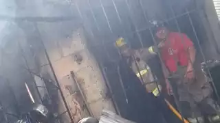 Bomberos de Isla Mujeres y Cancún llegaron a la escena logrando apagar las llamas