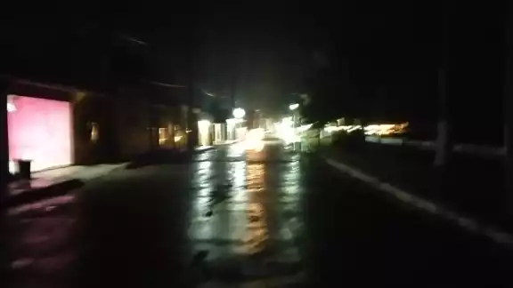 Un tramo de 200 metros permanece a oscuras en el centro Un tramo de 200 metros permanece a oscuras en el centro