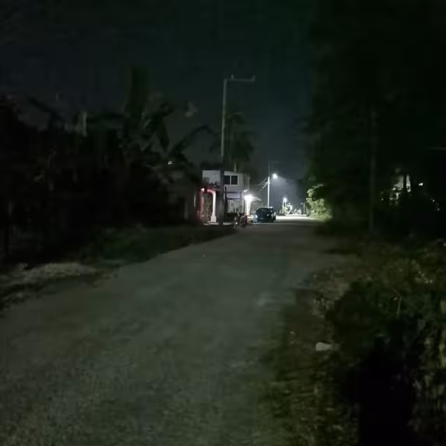 Vecinos de la colonia Unidad Esfuerzo y Trabajo II denuncian calles a oscuras.