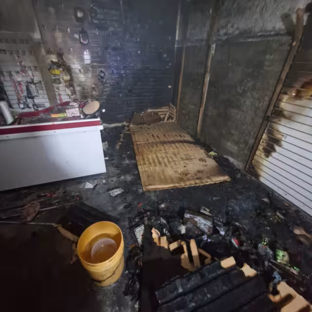 Cortocircuito provoca incendio en papelería del centro histórico