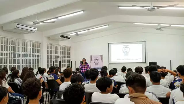 el proyecto educativo busca también acercar las escuelas a los hogares de los estudiantes, especialmente en comunidades rurales