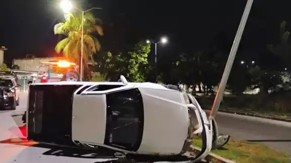 Conductor en estado de ebriedad protagoniza accidente vial en Chetumal