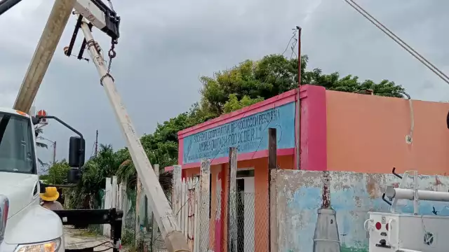 CFE realiza trabajos de mantnimiento en Othón P. Blanco y Bacalar.