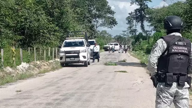 El hallazgo fue realizado por personas que pasaban por el lugar en la mañana, quienes notificaron a las autoridades