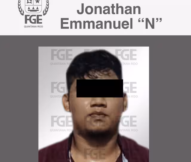 Jonathan llegó a la vivienda acompañado de su hermano,  ingresó al domicilio con un cuchillo y atacó directamente a la mujer