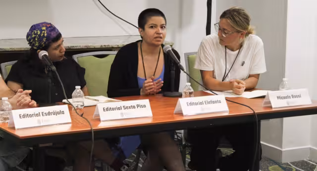 Otra de las preocupaciones para las editoriales independientes se encuentra en dar soporte a sus propios equipos de trabajo