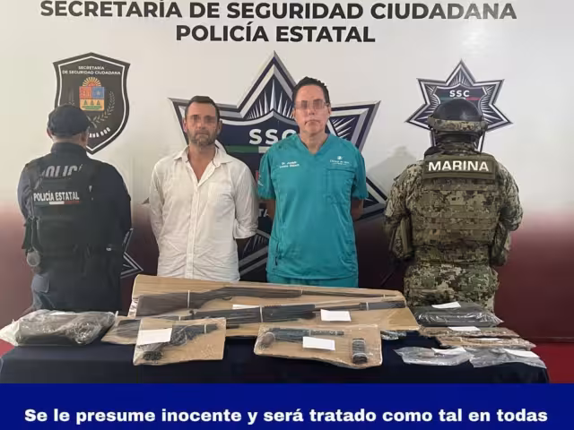 Los sujetos circulaban en un coche, y al pasarse el semáforo en rojo, llamaron la atención de las autoridades