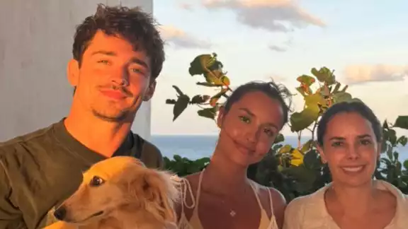 Leclerc en Cancún junto a su novia