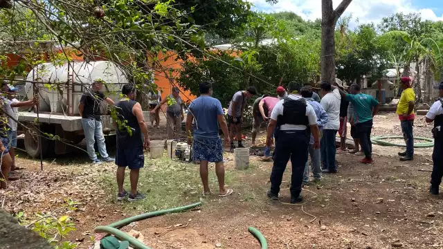 Otros más fueron rescatados con vida luego que se quedaron atrapados