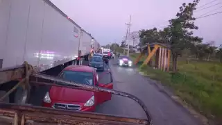 Bloqueo en la carretera 180 de Nuevo Progreso: Pobladores exigen energía eléctrica
