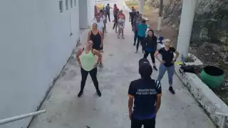 Mamás de gimnastas se activan contra el sedentarismo en Campeche