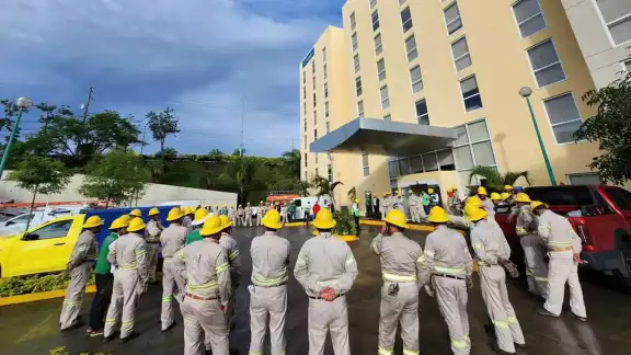 CFE, lista para aliviar problemas en Yucatán, Campeche y Quintana Roo por el Huracán Beryl