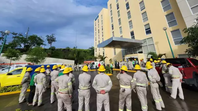 CFE, lista para aliviar problemas en Yucatán, Campeche y Quintana Roo por el Huracán Beryl