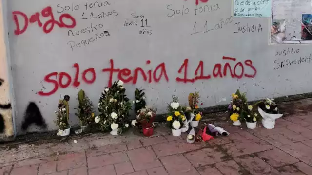 En en lugar de la tragedia, ocurrida en avenida Isla de Tris, fueron colocadas ofrendas