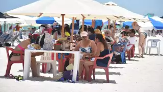 Turistas del crucero Breeze dejan buena derrama económica a comerciantes de Progreso