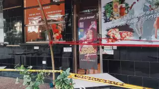 Los lesionados fueron trasladados por paramédicos hacia un hospital