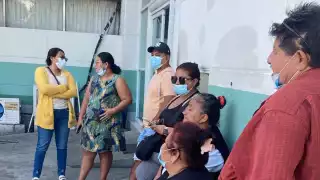 Trabajadores del Hospital Quiroga Aguilar, en Carmen, suspenden manifestaciones tras pagos parciales