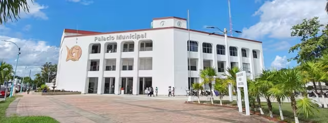 Afectados del Ayuntamiento de Chetumal pidieron la ayuda de autoridades estatales