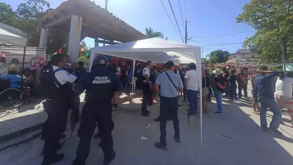 Para los morenista la violencia del altercado no es normal en unos comicios locales Para los morenista la violencia del altercado no es normal en unos comicios locales