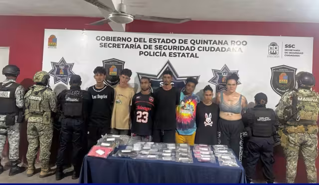 Los detenidos fueron presentados por las autoridades.