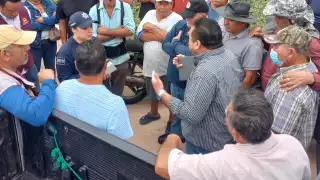 Ejidatarios de Calderitas establecen bloqueo en basurero municipal