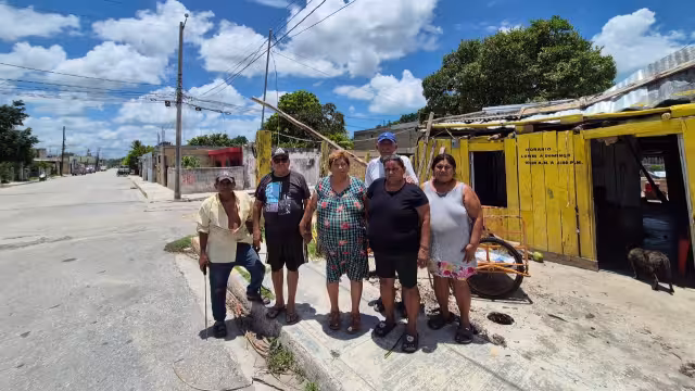 Los vecinos de la colonia El Tajonal esperan que la CFE acuda al lugar y les dé solución.