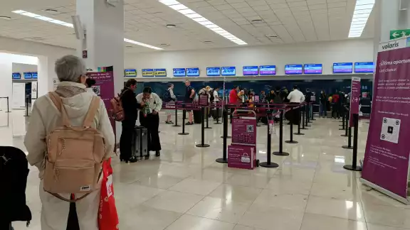 Hay afluencia regular de pasajeros en el aeropuerto de Mérida