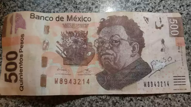 Se presume que un hombre ha ido a negocios de Valladolid pagando con billetes falsos