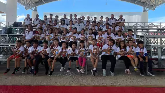 todos los participantes recibieron su medalla conmemorativa y la playera oficial del curso todos los participantes recibieron su medalla conmemorativa y la playera oficial del curso
