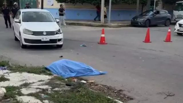 El motociclista no se percató del disco de alto debido a que se encuentra cubierto por la vegetación