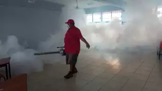   En Campeche, garantizan regreso seguro a clases con  limpieza y fumigación en escuelas   