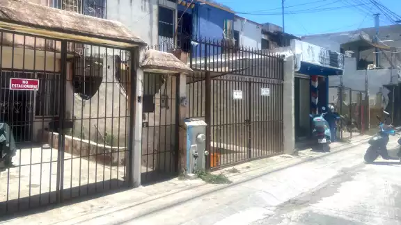 Además de rodear con herrería las viviendas, los habitantes pagan para blindar igual todas las puertas y ventanas