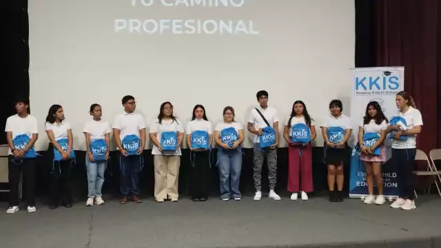 Son 16 estudiantes de Playa del Carmen los que fueron beneficiados