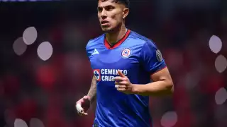 Salcedo se mantiene como jugador del Cruz Azul