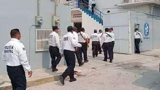  Policías de Candelaria continúan su lucha para que les paguen los adeudos quincenales    