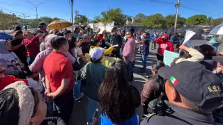Vecinos de San Antonio Xluch III en Mérida cierran vialidad por una manifestación