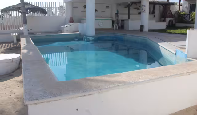 Albercas “vacían” la presión del agua en Progreso en plena Semana Santa